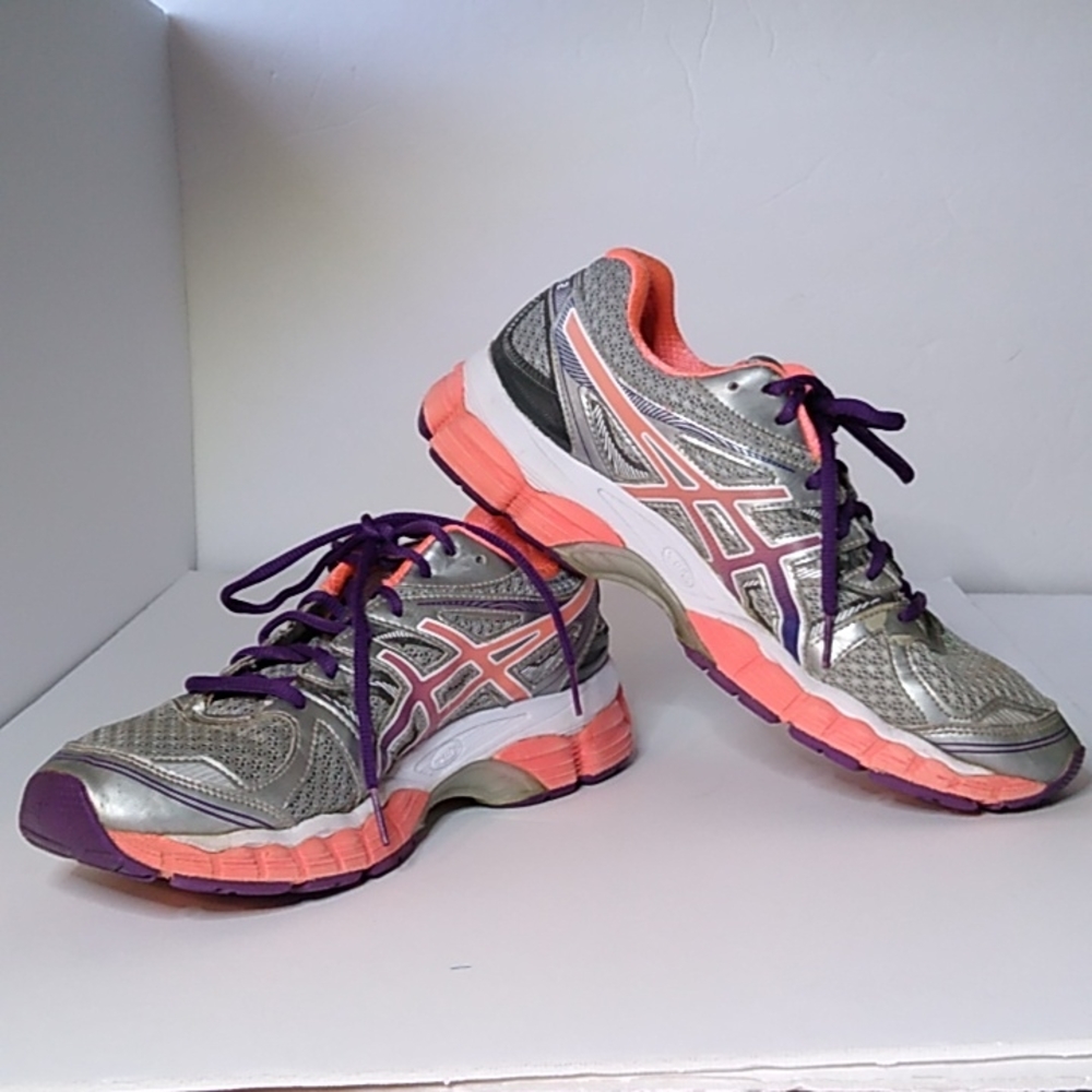 Women's Asics Gel- Evate 2 . Athletic Running shoes .Gray Pink and Purple Sz 11